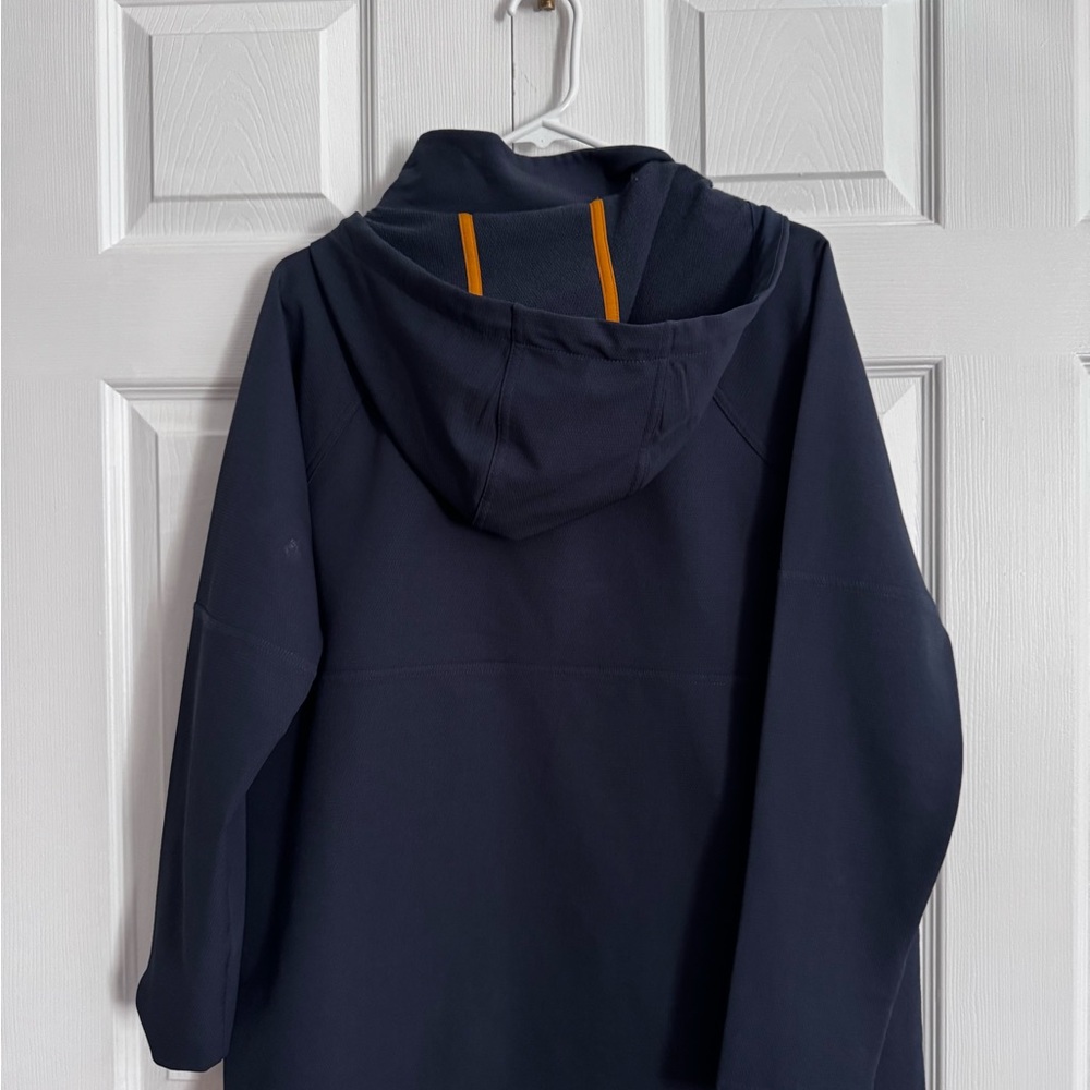 The North Face Navy Blue Pullover.